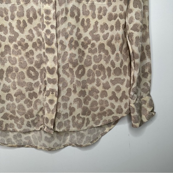Equipment Femme 100% Silk Animal Print Blouse Size XS - Picture 3 of 10